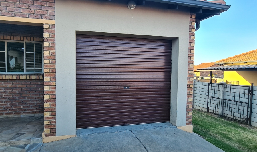 3 Bedroom Property for Sale in Waterval East North West